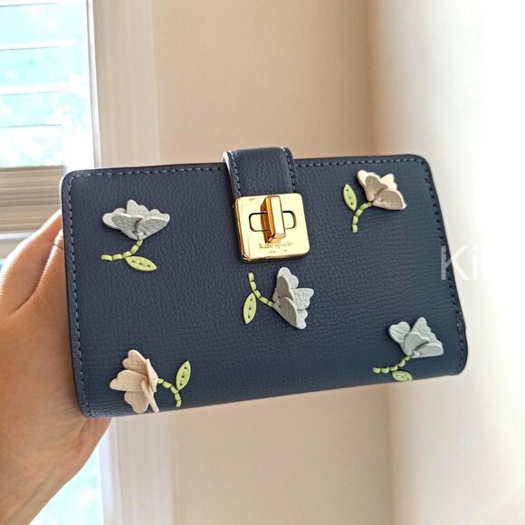 Kate Spade Phoebe Floral Applique Turnlock Medium Wallet KK250 - Picture 1 of 8